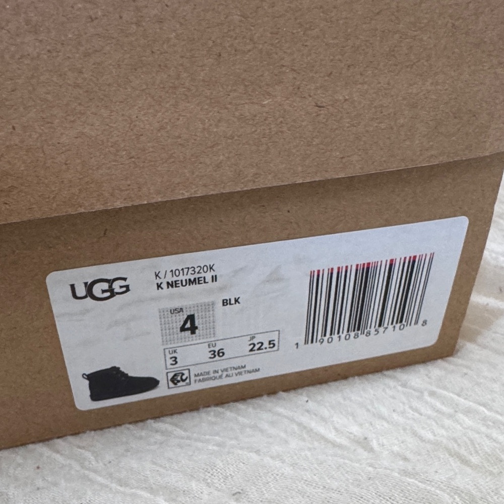 Black UGG kids - Picture 2 of 3
